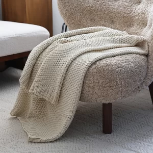 Solid Color Knitted Yarn Blanket